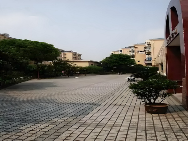 偶遇何猷君穿两年前的增高鞋，奚梦瑶外八严重